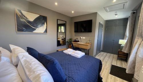 Deluxe Double Room with Shower