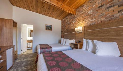 Queen Room with Two Queen Beds - Non-Smoking