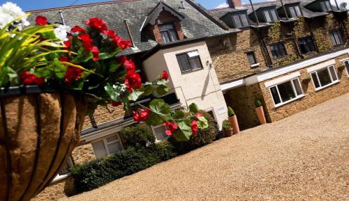 Courtyard Family Room