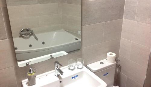 Deluxe Double Room with Private Bathroom
