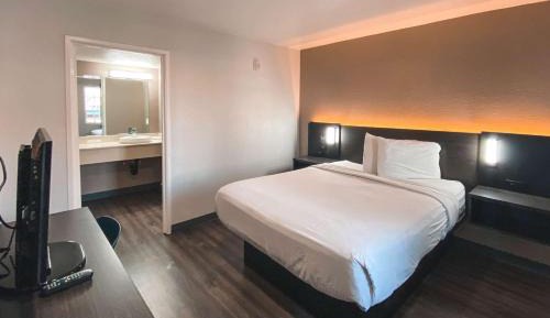 King Room - Non-Smoking