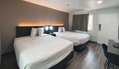 Queen Room with Two Queen Beds - Disability Access