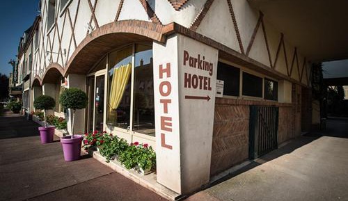 Triple Room with Three Single Beds