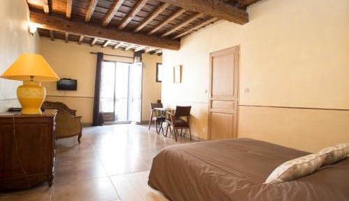 Apartment with Shower