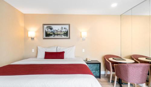 King Room - King Bed with Single Spa Bath and Fireplace