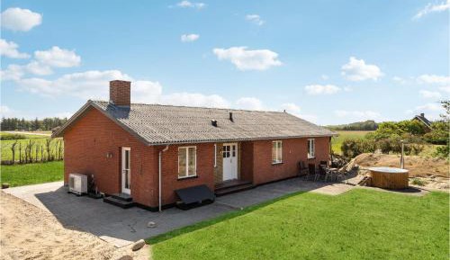 Three-Bedroom Vacation Home 