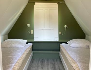 Bungalow with Shared Bathroom 