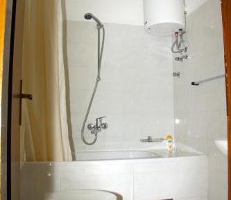 Apartment (3 Adults)