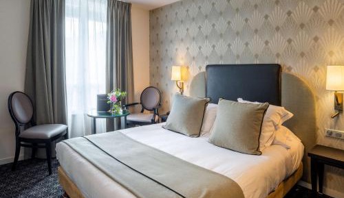 Comfort Queen Room