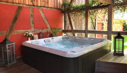 Five-Bedroom House - "LA MAISON"