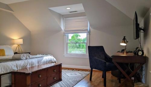 Queen Room with Garden View