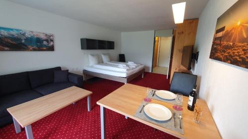 Studio (2 Adults)
