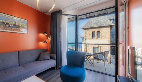 Apartment with Partial Sea View and Balcony