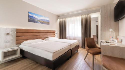 Modern Superior Double Room 