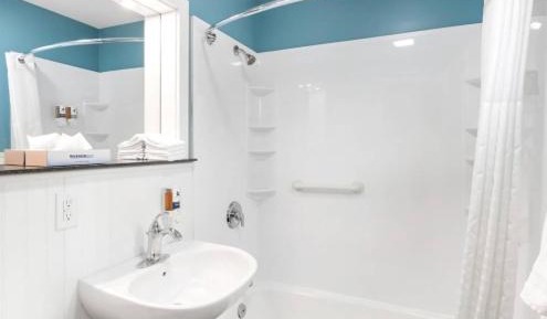 Standard Roadside King Room