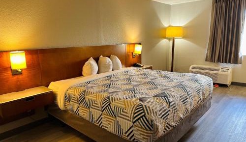 King Room - Disability Access - Non-Smoking