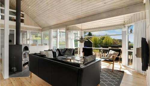 Five-Bedroom Holiday Home