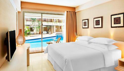 Deluxe Lagoon Access 