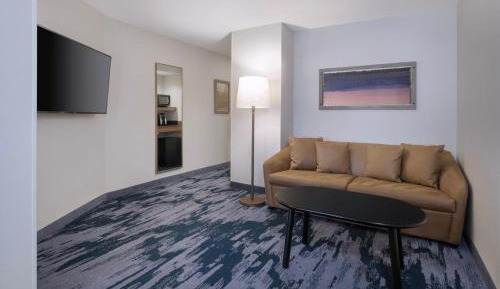 King Suite with Bathtub - Mobility Access