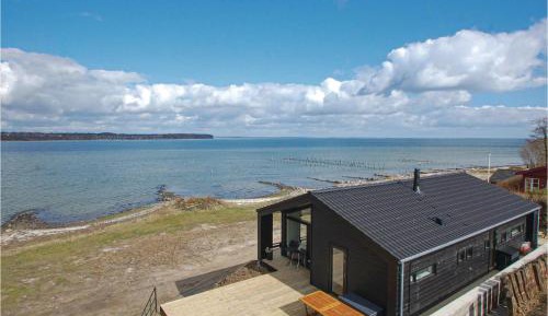 Three-Bedroom Vacation Home 