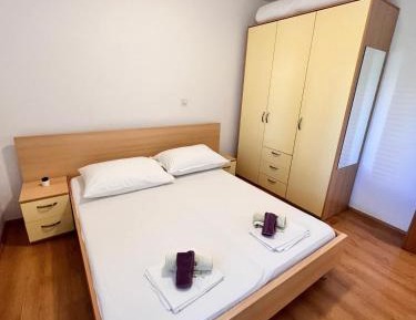 One-Bedroom Apartment with Terrace and Sea View