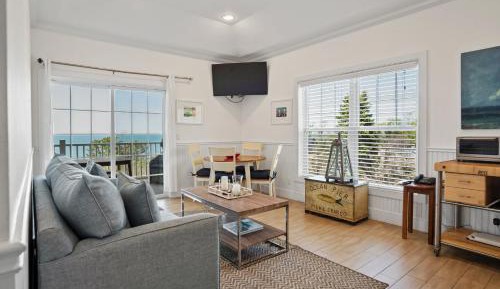 Bungalow - Water Front 