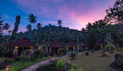 Villa with Garden View