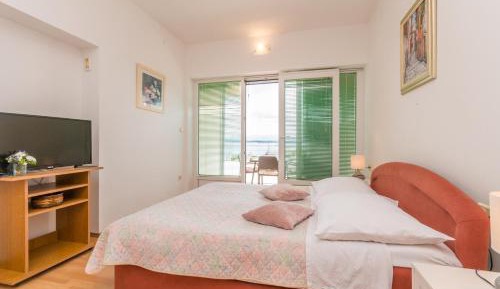 Studio Apartment with Sea View