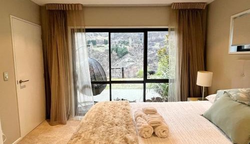 Queen Room with Garden View