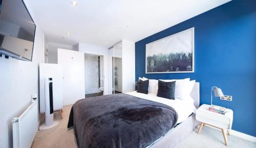 Two-Bedroom Apartment with City View