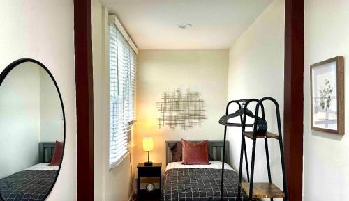 Single Room with Mountain View