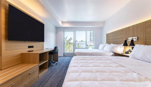 Queen Room with Balcony