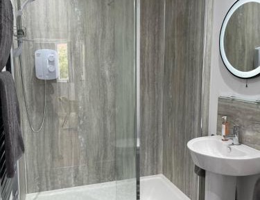 Double or Twin Room with Shower