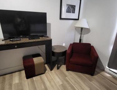 Standard Room, 1 Queen Bed