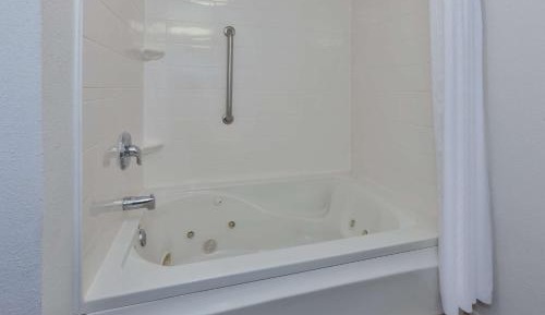 King Room with Spa Bath