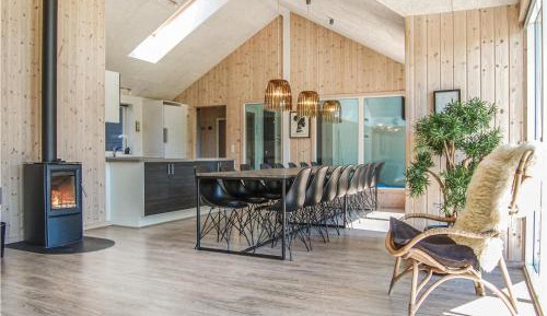 Six-Bedroom Holiday Home