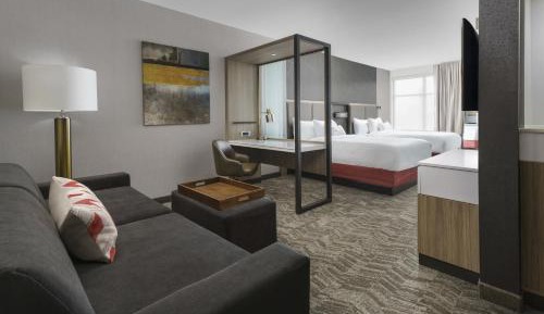 Suite with 2 Queen Trundle Beds 