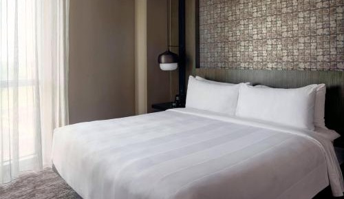 One-Bedroom King Suite with Sofa Bed - Hearing Accessible