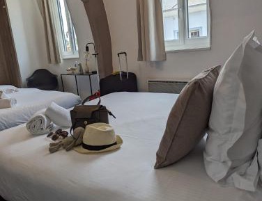 Family Room (2 Adults + 2 Children)