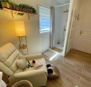 Studio with Spa Bath