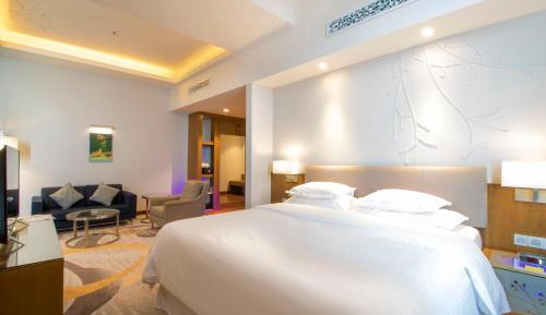 Deluxe Suite with Sea View