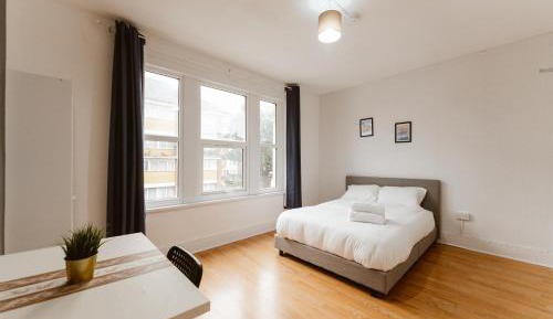 Double Room with Shared Bathroom