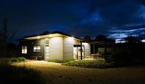 Bungalow with Garden View