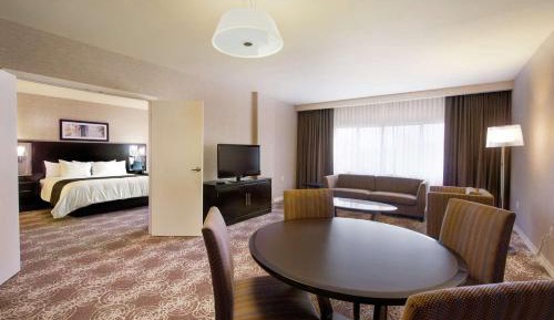 One-Bedroom King Suite with Sofa Bed - Non-Smoking