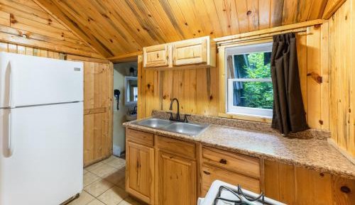 Kitchen Cabin 1Q - Up to 2 People