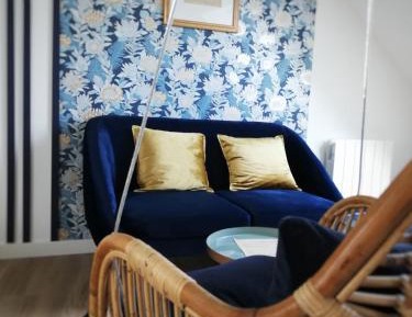 Apartment with Lake View