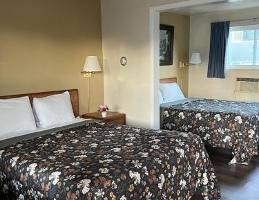 Classic Room with Two Queen Beds