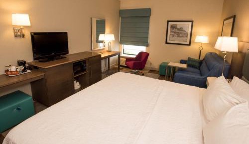 King Room with Sofa Bed and Study - Non-Smoking