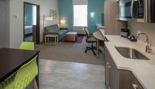 One-Bedroom King Suite - Non-Smoking