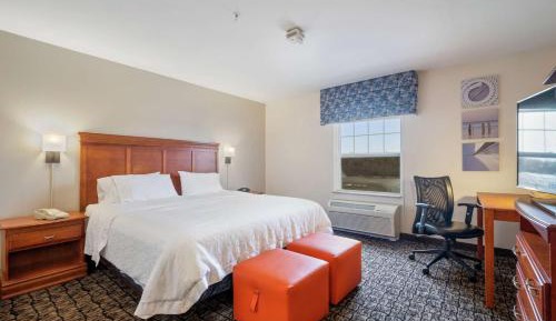King Room with Accessible Tub - Mobility and Hearing Access/Non-Smoking